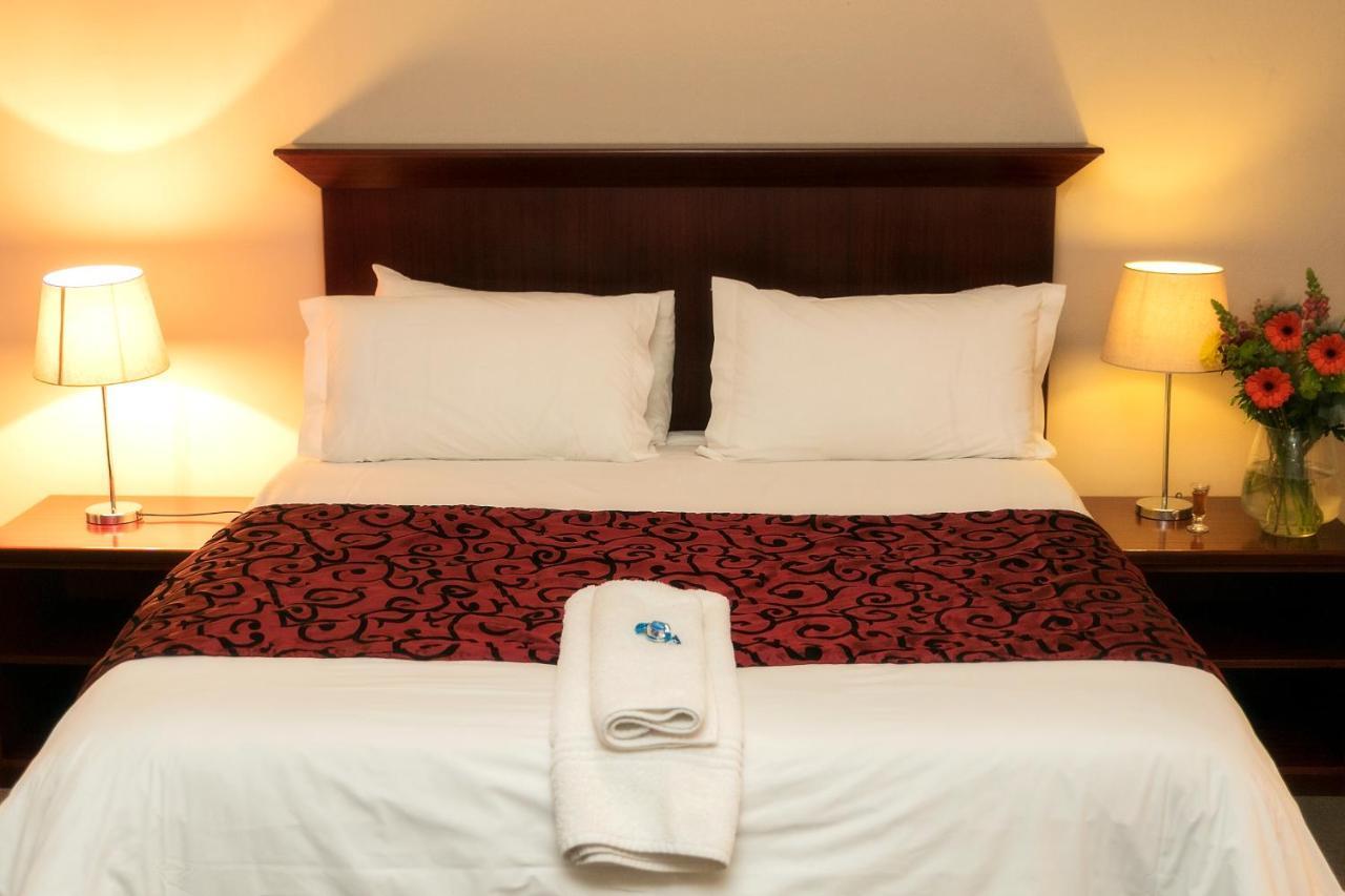 Mondior Manor Guest House Kimberley Bagian luar foto