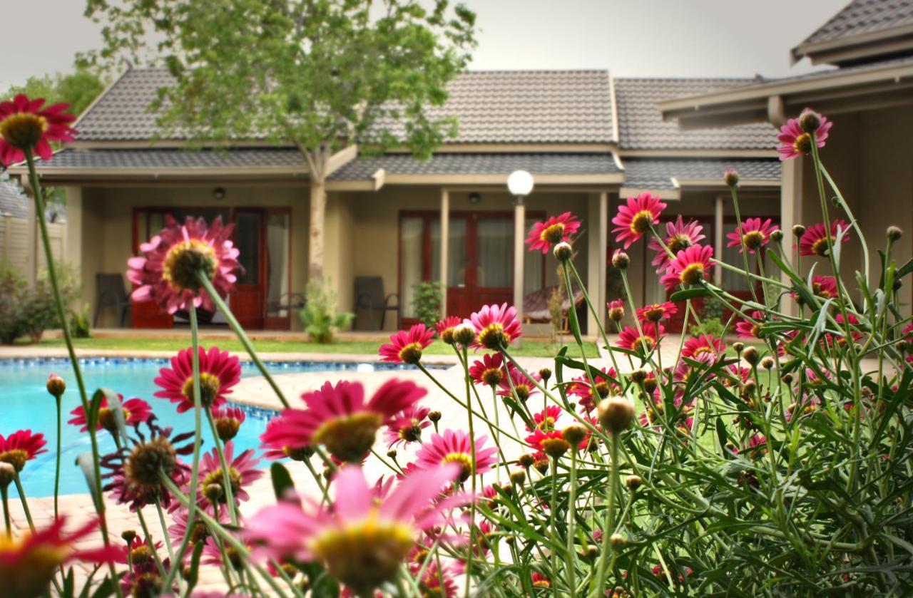 Mondior Manor Guest House Kimberley Bagian luar foto