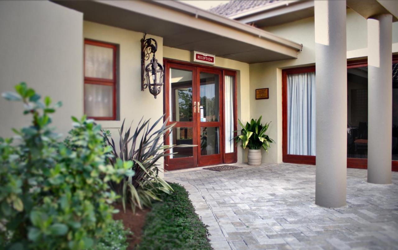 Mondior Manor Guest House Kimberley Bagian luar foto